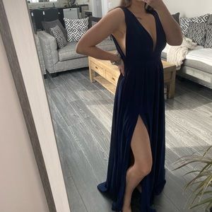 Lulu’s royal blue dress